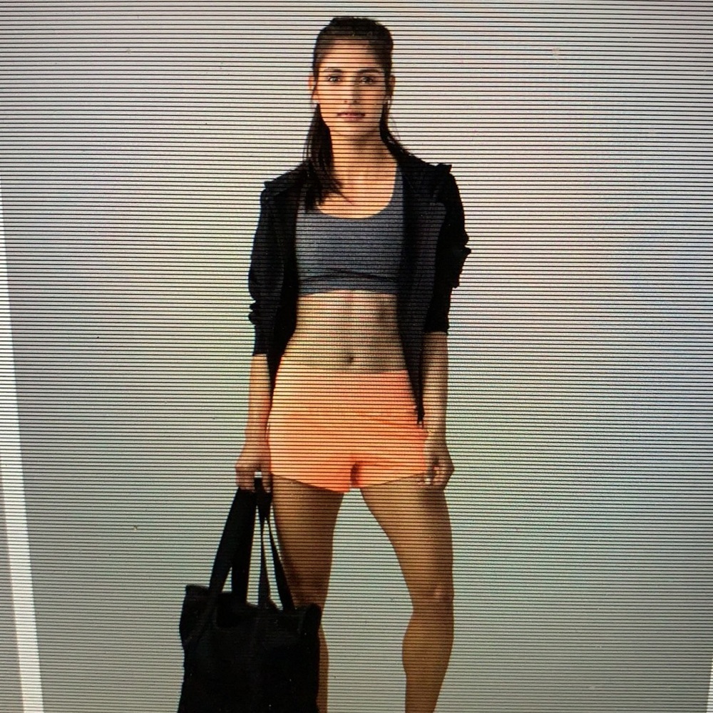 Lululemon Final Lap Short 2.5” - Pop Orange Sz 4 - Picture 3 of 11